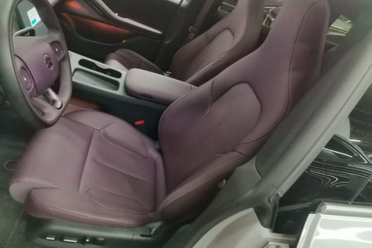 Used Nio ET5T 2023 75 kWh Touring Left Front Seat
