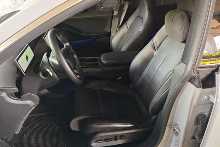 Used Nio ET5T 2023 75 kWh Touring Left Front Seat