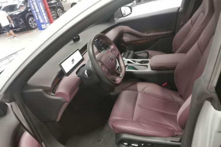 Used Nio ET5T 2023 75 kWh Touring Left Front Seat