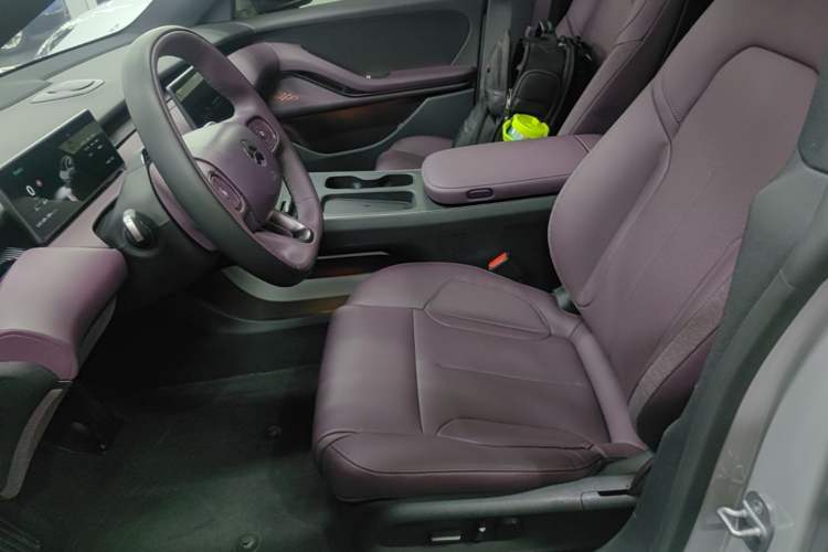 Used Nio ET5T 2023 75 kWh Touring Left Front Seat