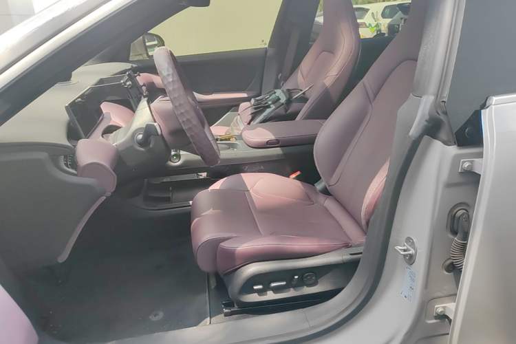 Used Nio ET5T 2023 75 kWh Touring Left Front Seat