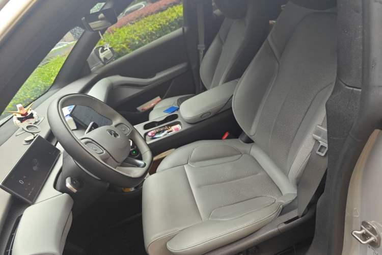 Used Nio ET5T 2023 75 kWh Touring Left Front Seat