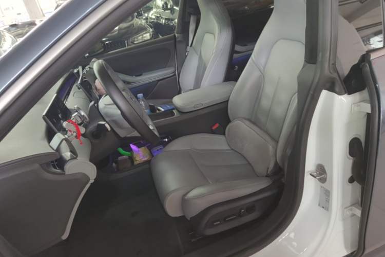 Used Nio ET5T 2023 75 kWh Touring Left Front Seat