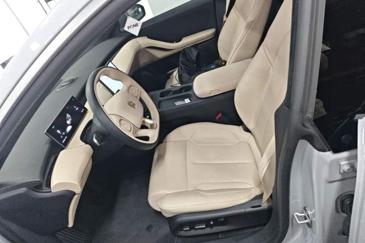 Used Nio ET5T 2023 75 kWh Touring Left Front Seat