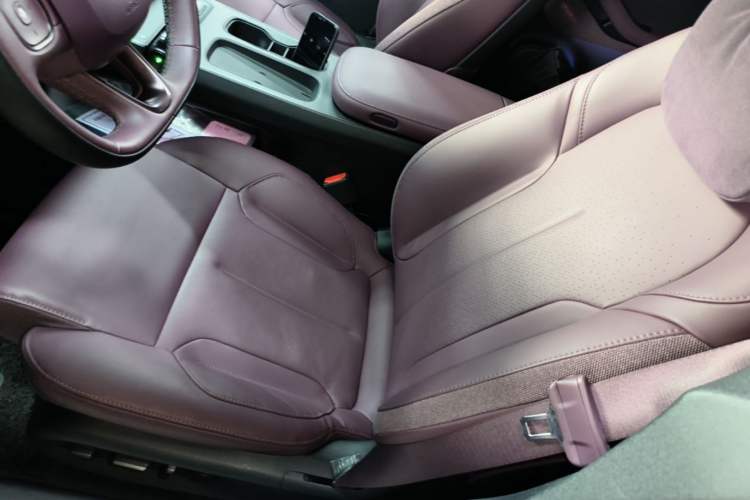 Used Nio ET5T 2023 75 kWh Touring Left Front Seat