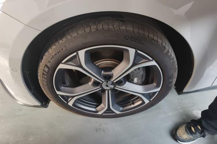 Used Nio ET5T 2023 75 kWh Touring Left Front Wheel Hub
