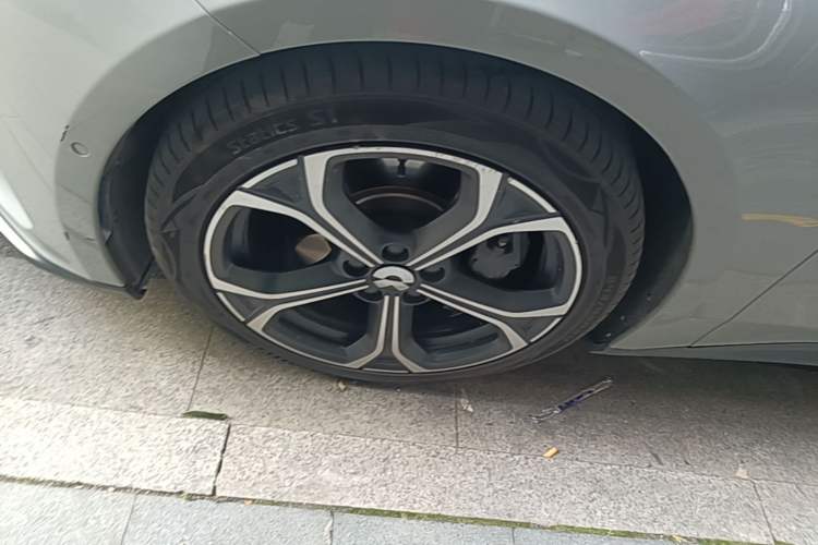Used Nio ET5T 2023 75 kWh Touring Left Front Wheel Hub