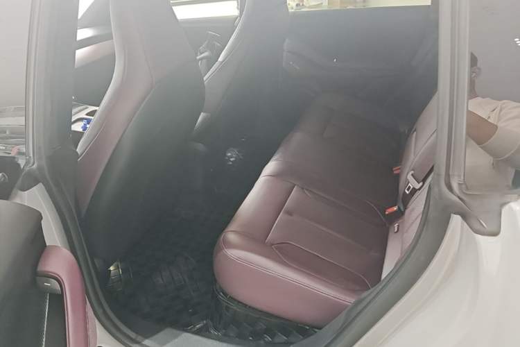 Used Nio ET5T 2023 75 kWh Touring Left Rear Seat