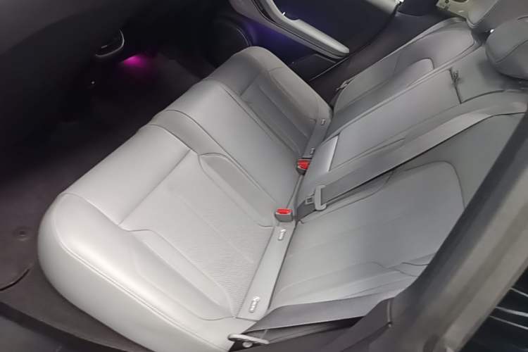 Used Nio ET5T 2023 75 kWh Touring Left Rear Seat