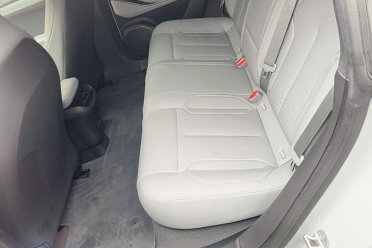 Used Nio ET5T 2023 75 kWh Touring Left Rear Seat