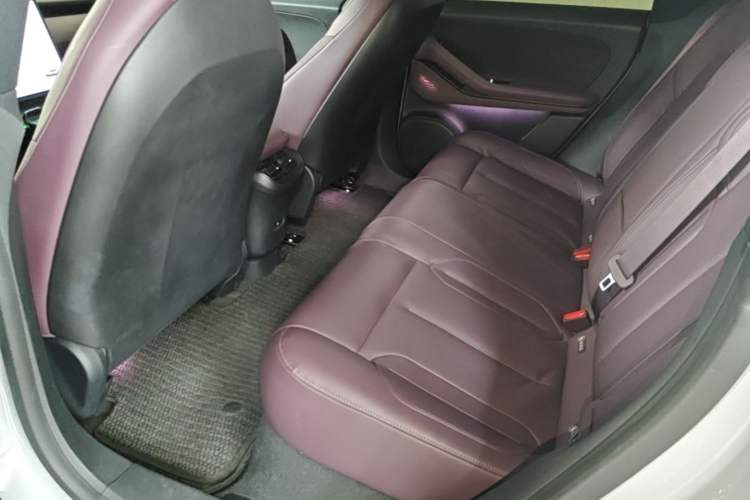 Used Nio ET5T 2023 75 kWh Touring Left Rear Seat