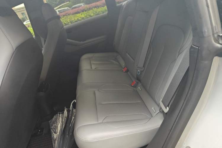 Used Nio ET5T 2023 75 kWh Touring Left Rear Seat
