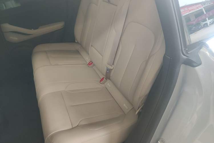 Used Nio ET5T 2023 75 kWh Touring Left Rear Seat
