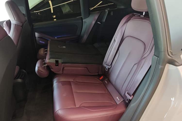 Used Nio ET5T 2023 75 kWh Touring Left Rear Seat