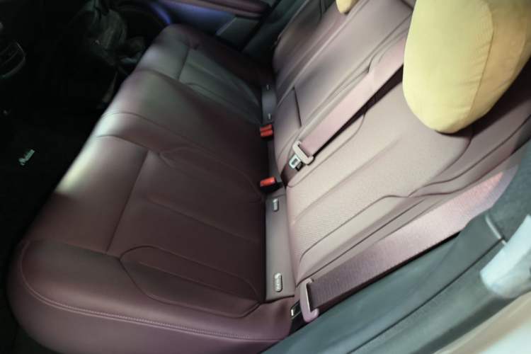 Used Nio ET5T 2023 75 kWh Touring Left Rear Seat