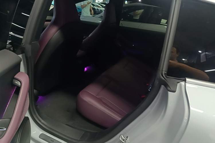 Used Nio ET5T 2023 75 kWh Touring Left Rear Seat