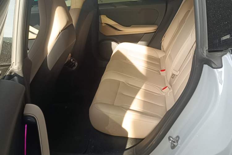 Used Nio ET5T 2023 75 kWh Touring Left Rear Seat