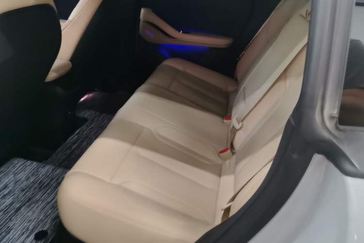 Used Nio ET5T 2023 75 kWh Touring Left Rear Seat