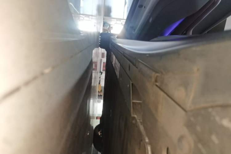 Used Nio ET5T 2023 75 kWh Touring Left Side Sill
