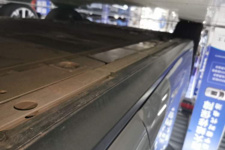 Used Nio ET5T 2023 75 kWh Touring Left Side Sill