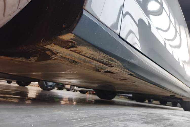 Used Nio ET5T 2023 75 kWh Touring Left Side Sill