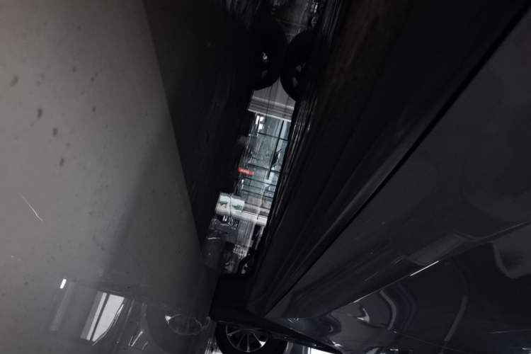 Used Nio ET5T 2023 75 kWh Touring Left Side Sill