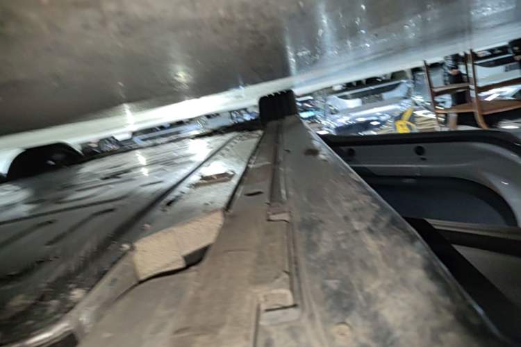 Used Nio ET5T 2023 75 kWh Touring Left Side Sill