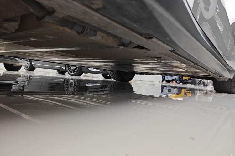 Used Nio ET5T 2023 75 kWh Touring Left Side Sill