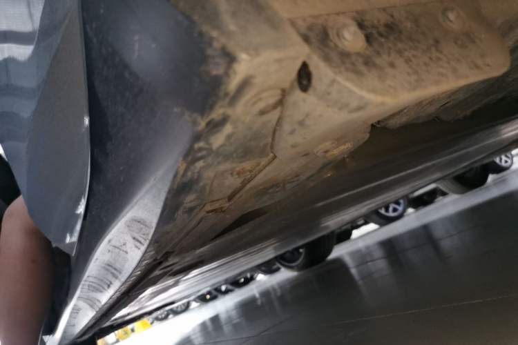Used Nio ET5T 2023 75 kWh Touring Left Side Sill