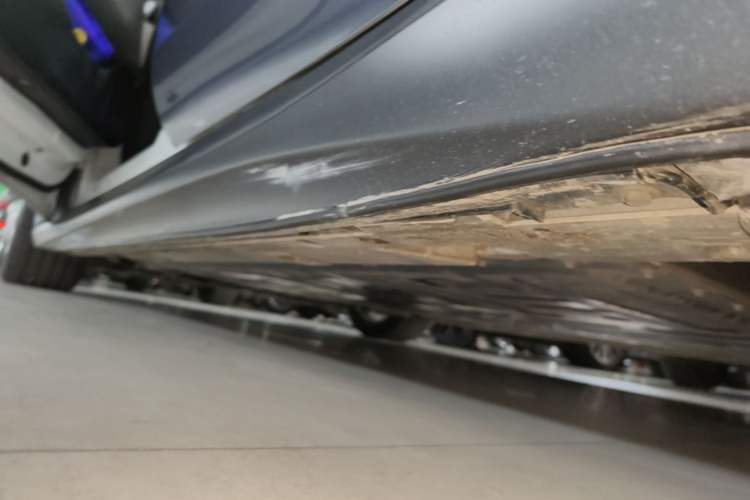 Used Nio ET5T 2023 75 kWh Touring Left Side Sill