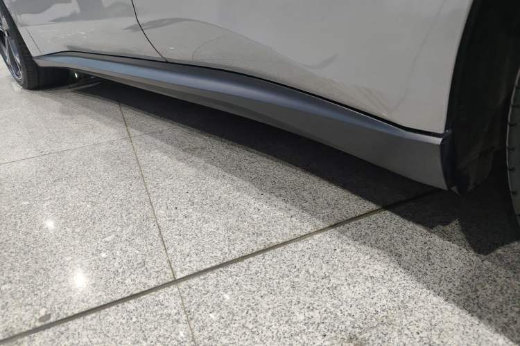 Used Nio ET5T 2023 75 kWh Touring Left Side Sill