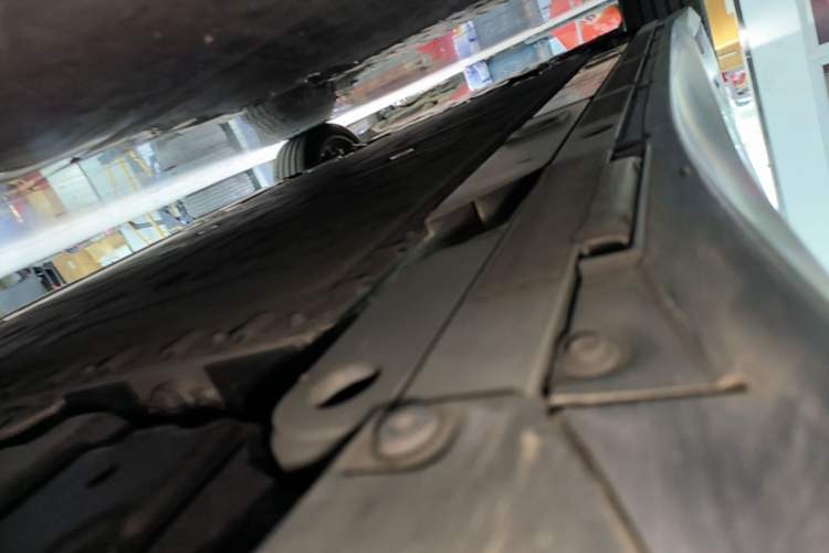 Used Nio ET5T 2023 75 kWh Touring Left Side Sill