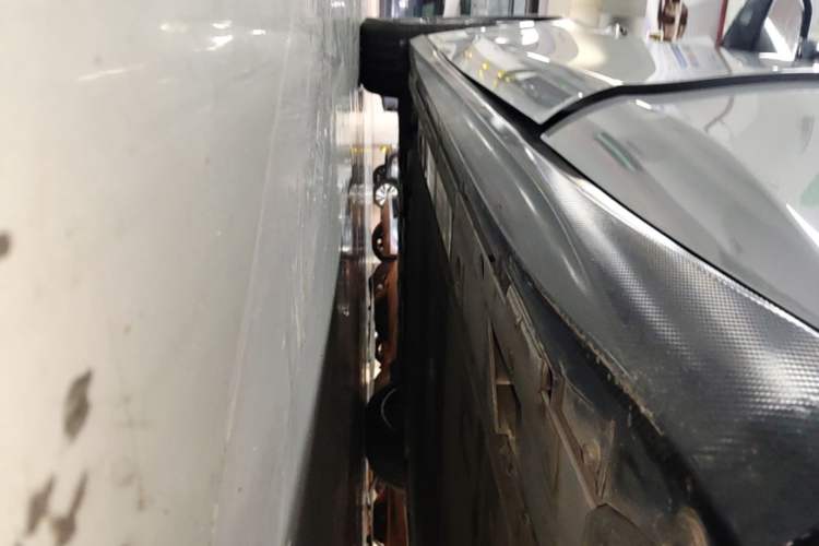 Used Nio ET5T 2023 75 kWh Touring Left Side Sill