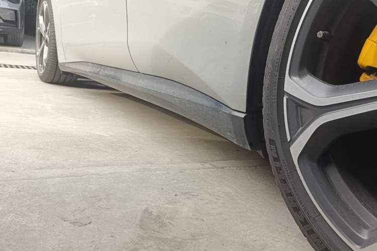 Used Nio ET5T 2023 75 kWh Touring Left Side Sill
