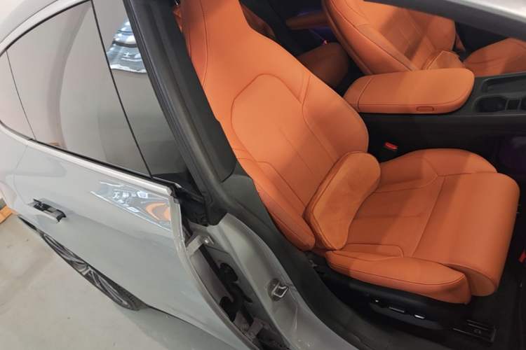Used Nio ET5T 2023 75 kWh Touring Right Front Seat