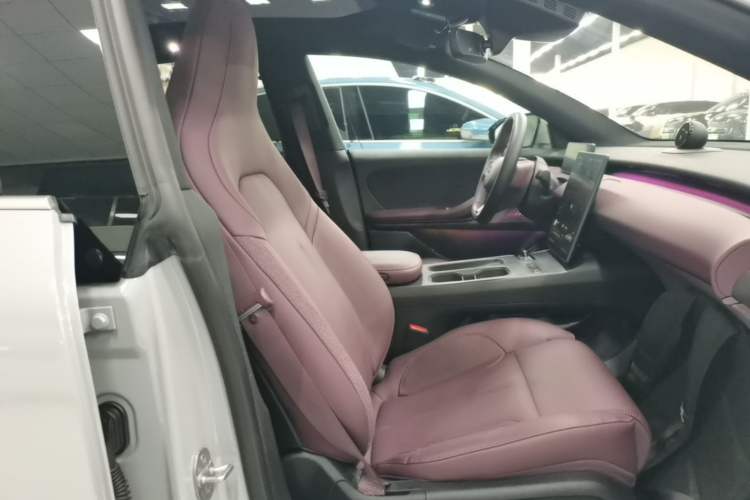 Used Nio ET5T 2023 75 kWh Touring Right Front Seat