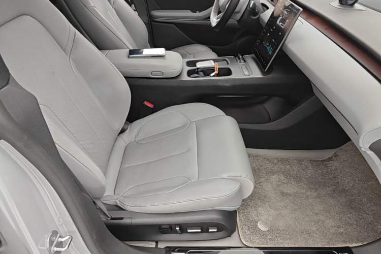 Used Nio ET5T 2023 75 kWh Touring Right Front Seat