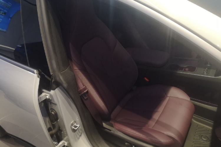 Used Nio ET5T 2023 75 kWh Touring Right Front Seat