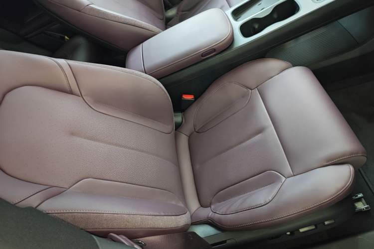 Used Nio ET5T 2023 75 kWh Touring Right Front Seat