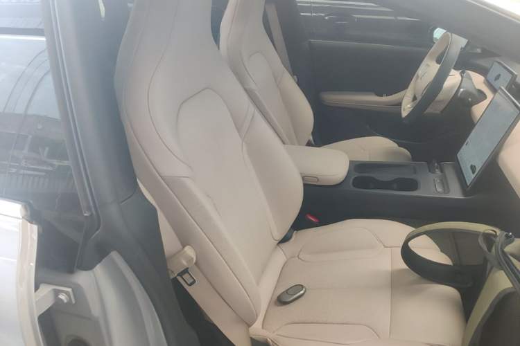 Used Nio ET5T 2023 75 kWh Touring Right Front Seat