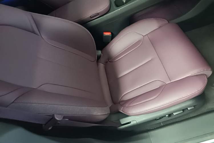 Used Nio ET5T 2023 75 kWh Touring Right Front Seat