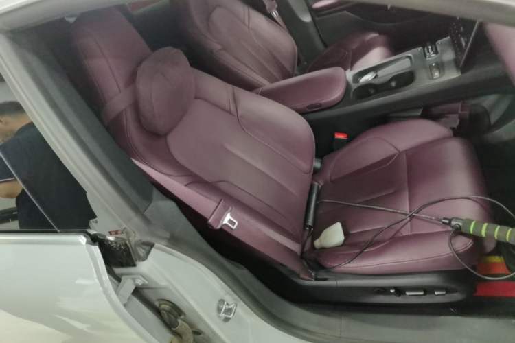 Used Nio ET5T 2023 75 kWh Touring Right Front Seat