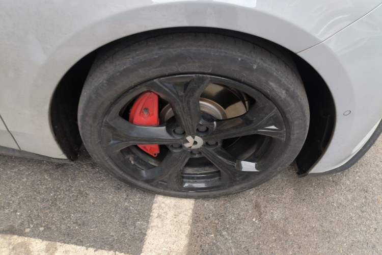 Used Nio ET5T 2023 75 kWh Touring Right Front Wheel Hub