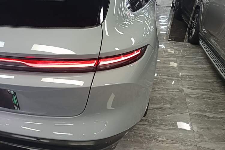 Used Nio ET5T 2023 75 kWh Touring Right Rear Taillight