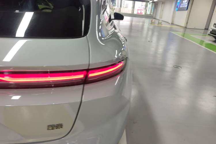 Used Nio ET5T 2023 75 kWh Touring Right Rear Taillight