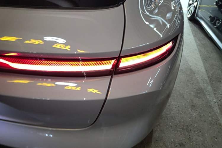 Used Nio ET5T 2023 75 kWh Touring Right Rear Taillight