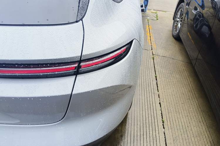 Used Nio ET5T 2023 75 kWh Touring Right Rear Taillight
