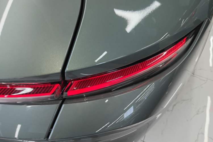 Used Nio ET5T 2023 75 kWh Touring Right Rear Taillight