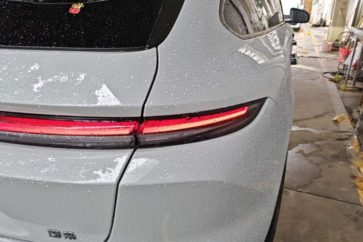 Used Nio ET5T 2023 75 kWh Touring Right Rear Taillight