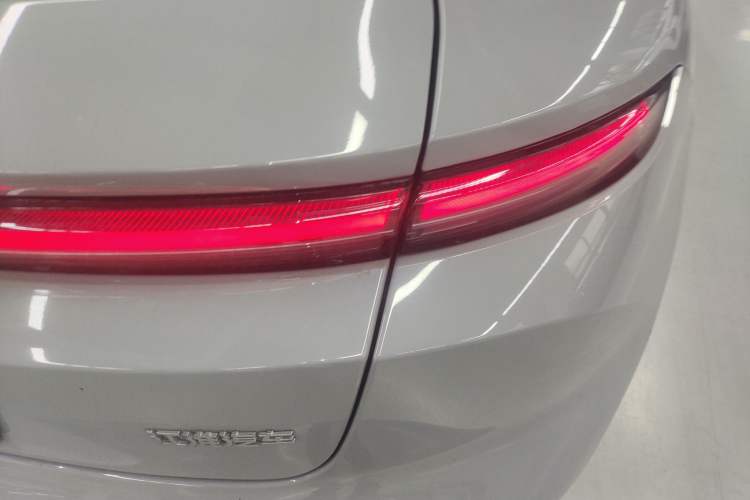 Used Nio ET5T 2023 75 kWh Touring Right Rear Taillight